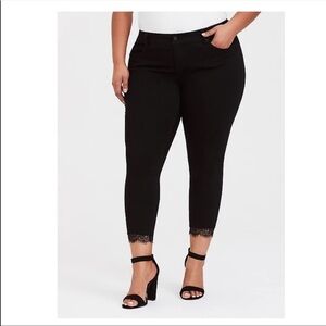 Torrid- Black Classic Ankle Skinny Jean - 10 R